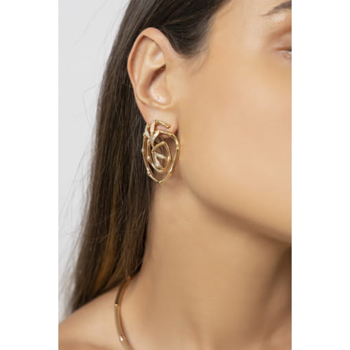 BRINCO CURVO DE BAMBU COM ZIRCÔNIAS BRANCAS BANHADO A OURO