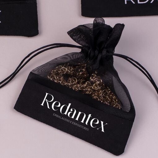 EMBALAGEM PERSONALIZADA ORGANZA + CAMURÇA VALOR UNIT. P/ 300 UNI