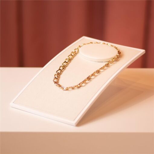 EXPOSITOR BUSTO HORIZONTAL PÉROLA LAQUEADO + FACTO OFF WHITE