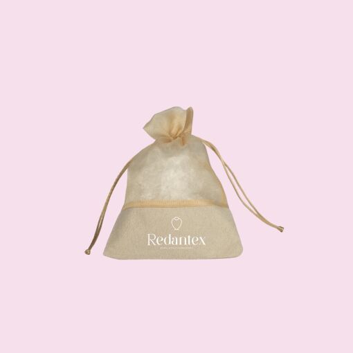 EMBALAGEM PERSONALIZADA ORGANZA + CAMURÇA VALOR UNIT. P/ 500 UN