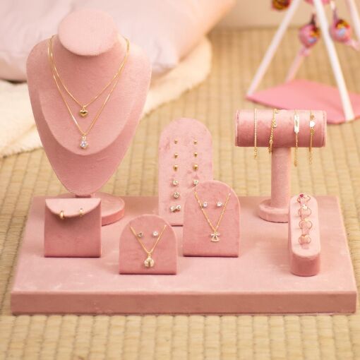 KIT EXPOSITOR INFANTIL PLUSH 8 PEÇAS 		