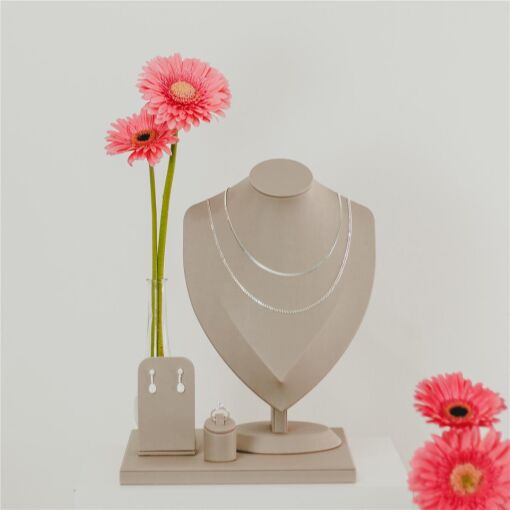 EXPOSITOR BUSTO NAVETE ESTHER FENDI