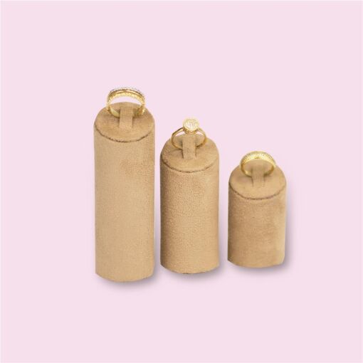 EXPOSITOR TRIO PARA ANÉIS SUEDE CAMEL