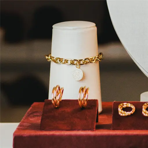 PULSEIRA CONE OFF WHITE FLY