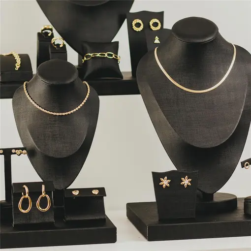 EXPOSITOR BUSTO NAVETE FACTO PRETO P