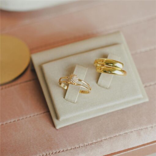 EXPOSITOR PARA ALIANÇA FACTO DOURADO