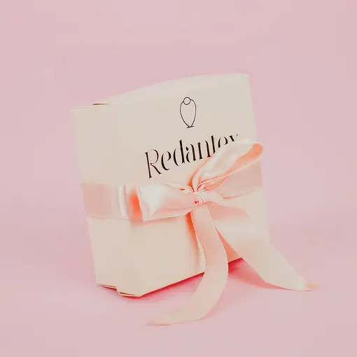 CAIXA PERSONALIZADA EASY 08X08CM COM FITA COM 50 UNIDADES