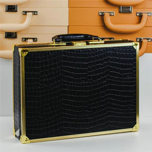 MALETA REVENDEDORA EXCLUSIVE 25X35 PRETO + DOURADO