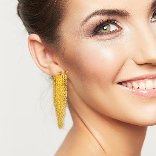 BRINCO DOURADO COM FRANJAS E ZIRCÔNIAS COLORIDAS