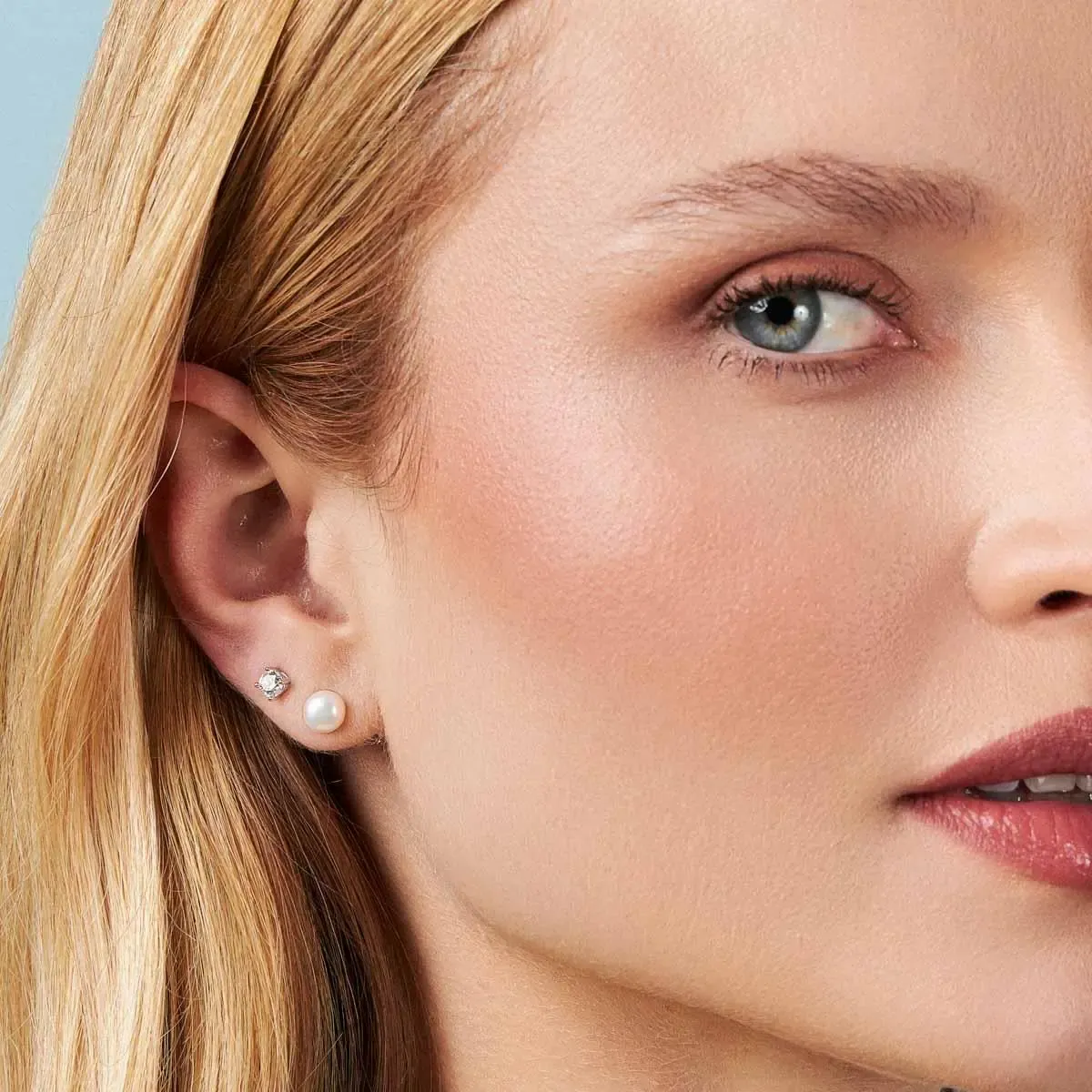 Brilho e Economia: 5 Semijoias Essenciais de Até R$ 100 para Arrasar no Look!