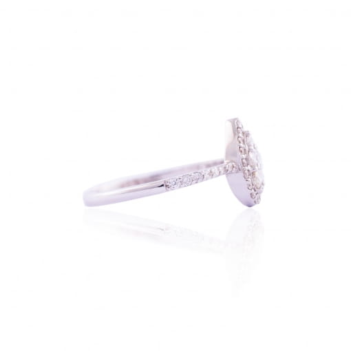 ANEL DELICADO EM OURO BRANCO E DIAMANTES