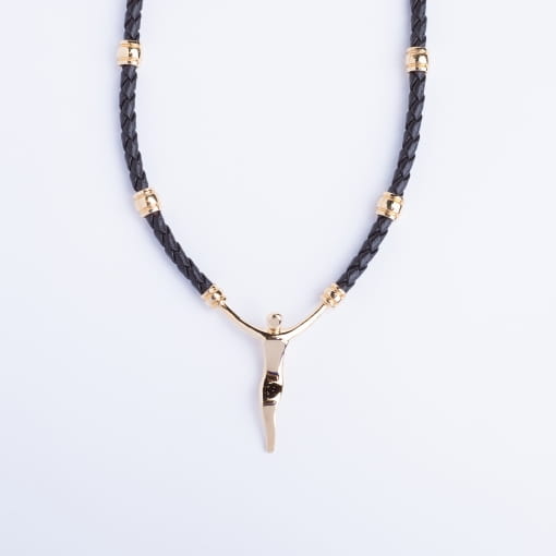 Colar Crucifixo em ouro 18k com couro traçado