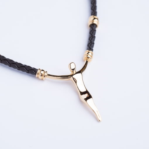 Colar Crucifixo em ouro 18k com couro traçado