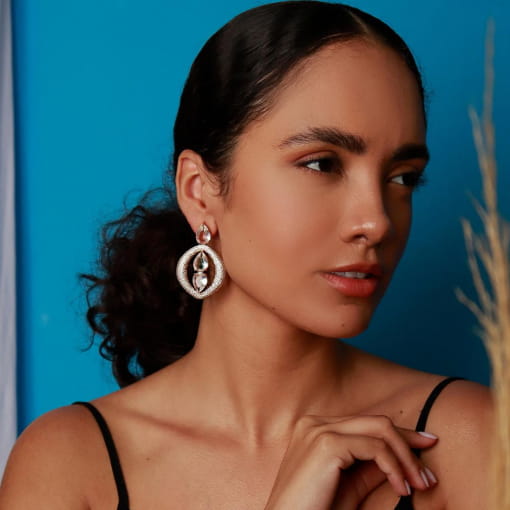 BRINCO DE FESTA VAZADO COM GOTAS - BLACK THEA