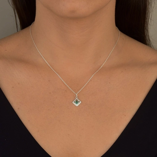 COLAR CARRÉ 4X4 MM