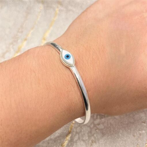 BRACELETE ABERTO C/ OLHO GREGO AZUL NO MEIO PRATA 925