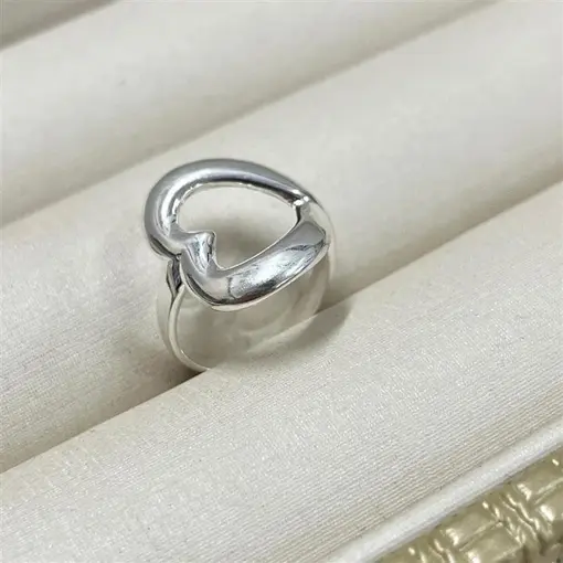 ANEL CORAÇÃO DE LADO  FOLHEADO A PRATA