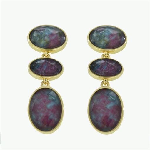 BRINCO PEDRA NATURAL CORINDON RUBI FOLHEADO A OURO 18K