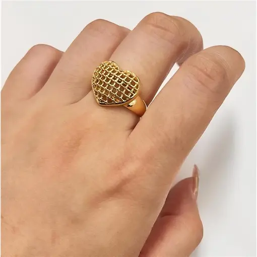 ANEL CORAÇÃO LARGO CRAVEJADO  FOLHEADO A OURO 18K