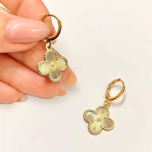 BR TRANQ TREVO  RISC. C/ BORDA PONT. FOLHEADO A OURO 18K
