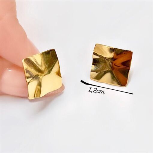 BR PINO CHAPINHA QUADRADA AMASSADA FOLHEADO A OURO 18K