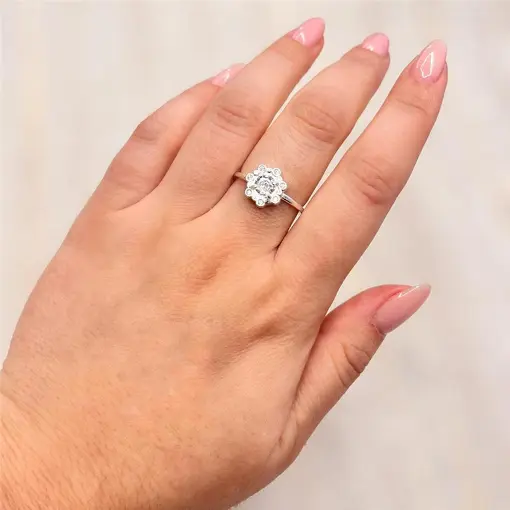 ANEL FLOR C/ PEDRA E ZIRCONIAS PRATA 925