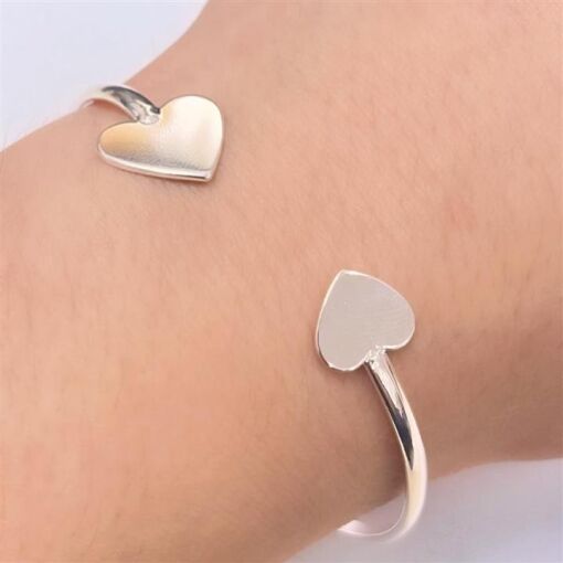 BRACELETE CHAPA CORAÇÃO MAIOR E MENOR  FOLHEADO A PRATA