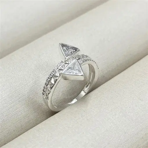 ANEL C/ TRIANGULOS PEDRA  FOLHEADO A PRATA