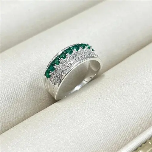 ANEL LARGO CRAVEJADO VERDE/CRISTAL FOLHEADO A PRATA