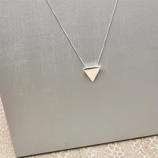 COLAR C/ PINGENTE TRIANGULO LISO PRATA 925