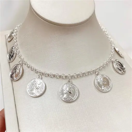 GARG C/ MEDALHAS ELIZABETH FOLHEADO A PRATA