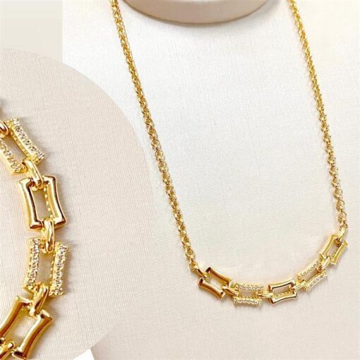 COLAR RETANGULAR C/ CRAV E LISO FOLHEADO A OURO 18K