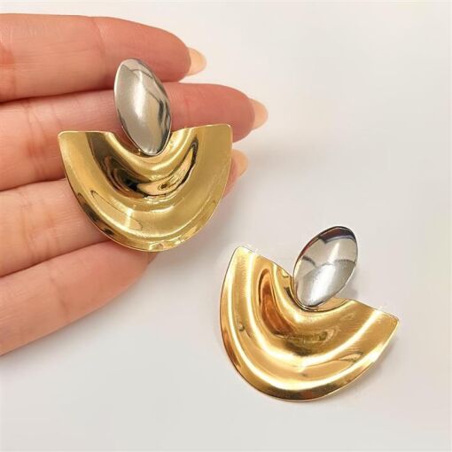 BR MEIA LUA C/ OVAL  FOLHEADO A OURO 18K