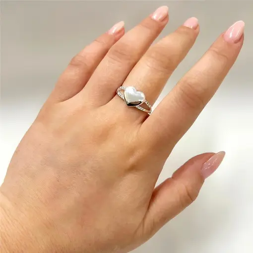 ANEL ARO CRAVEJADO VAZ. C/ CORAÇÃO LISO FOLHEADO A PRATA