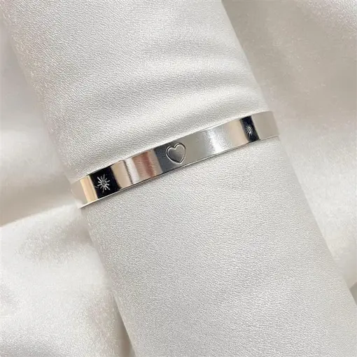 BRACELETE COM CORAÇÃO E ESTRELA FOLHEADO A PRATA
