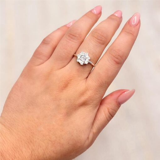 ANEL FLOR C/ PEDRA E ZIRCONIAS PRATA 925