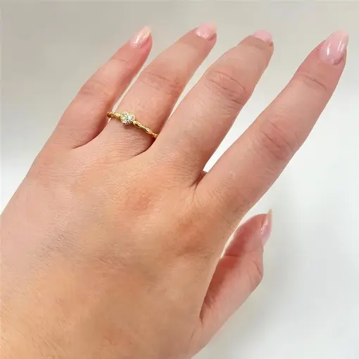 ANEL LAÇOS C/ CORAÇÃO  FOLHEADO A OURO 18K