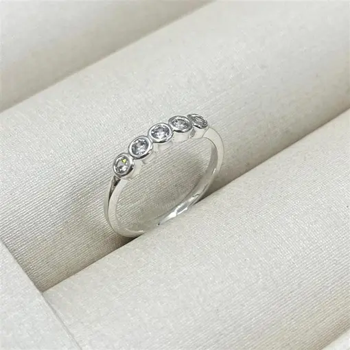 ANEL FINO C/ 5 ZIRC  FOLHEADO A PRATA