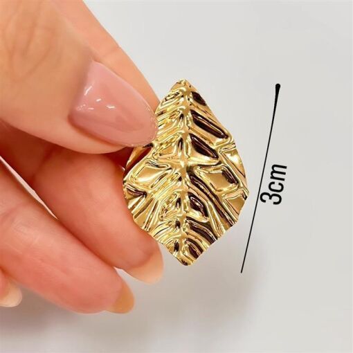 PING FOLHA RELEVO  FOLHEADO A OURO 18K