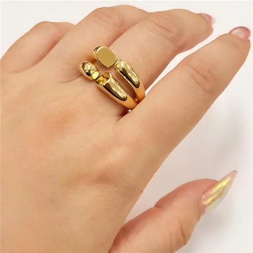 ANEL ABERTO C/ DETALHE LISO E ABAULADO  FOLHEADO A OURO 18K