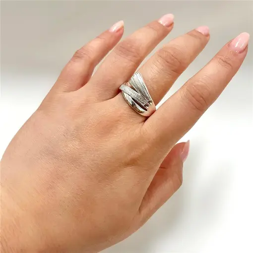 ANEL DIFERENTE C/ DET RISC. FOLHEADO A PRATA