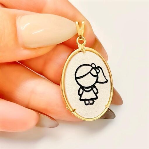 PING OVAL MENINA MADREPEROLA FOLHEADO A OURO 18K