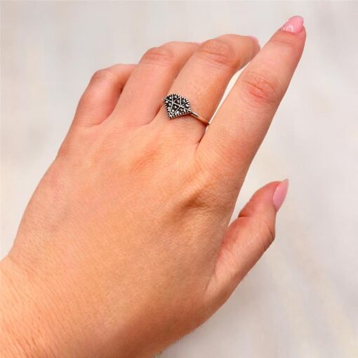 ANEL C/ DIAMANTE C/ ZIRCONIAS PRATA 925