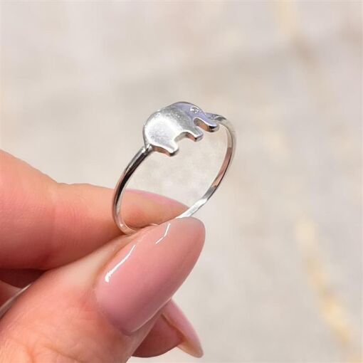 ANEL PEQ ELEFANTE LISO C/ OLHO ZIRCONIA PRATA 925
