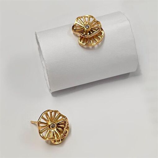 BR FLOR VAZADA FOLHEADO A OURO 18K