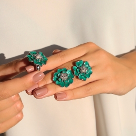 Anel Flor Esmaltado na Cor Verde Folheado a Ródio