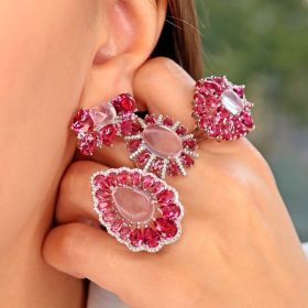Anel Flor com Cristais e Cabochão Oval Rosa Folheado a Ródio