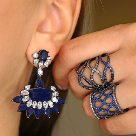 Anel Trançado com Zircônias na Cor Azul Folheado a Ródio Negro