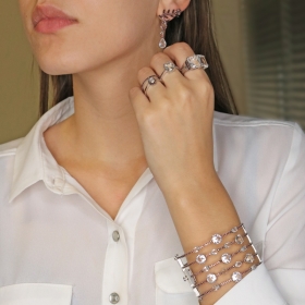 Brinco Pêndulo Folha com Cristal Transparente Folheado a Ródio