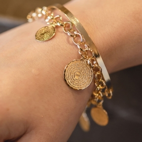 Pulseira Duas Voltas com Pingentes Pai Nosso Folheada a Ouro